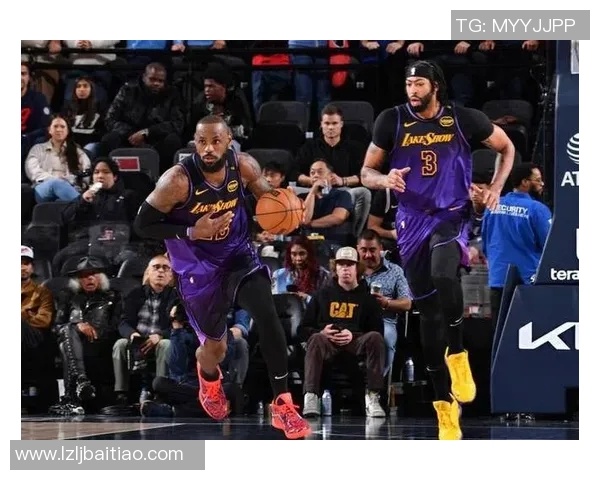 湖人球星连续比赛砍下30+，全队士气大增